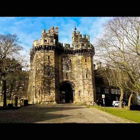 Coniston House Lancaster 3 Bedrooms Parking And Garden Bagian luar foto