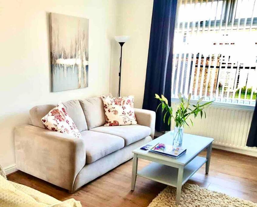 Coniston House Lancaster 3 Bedrooms Parking And Garden Bagian luar foto